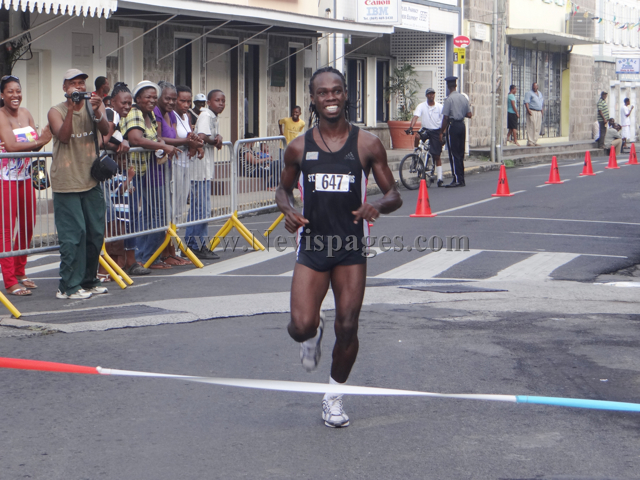 (Photo Gallery)- Independence 10K Run 2013