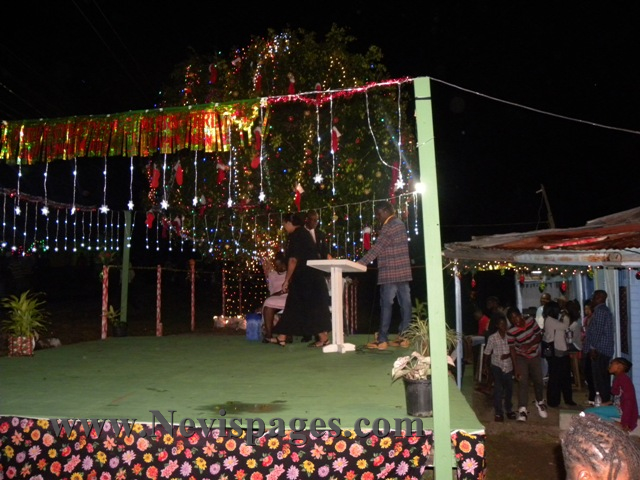(Photo Gallery):Rawlins Christmas Tree Lighting 2015