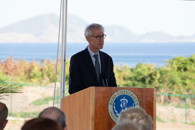 Ross University official lauds reduction of crime in St. Kitts and Nevis, announces scholarship for police officer