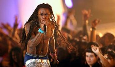 Lil Wayne recovering and said to be doing well after seizure