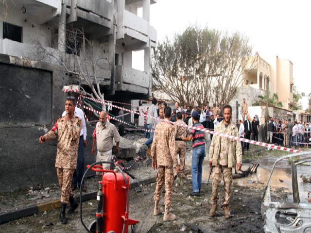 Libya car bomb wounds French embassy guards