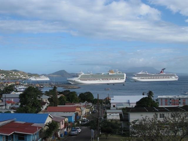 A record 785,000 cruise passengers for St. Kitts in the 2013/2014 season