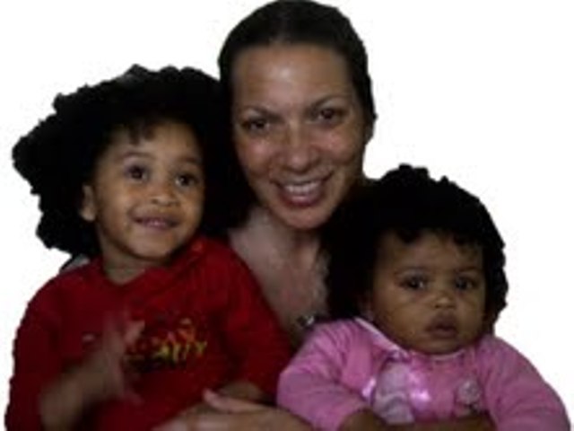 Lea Cambridge Parris calls for early registration  for Pink Lily  5th anniversary walkathon