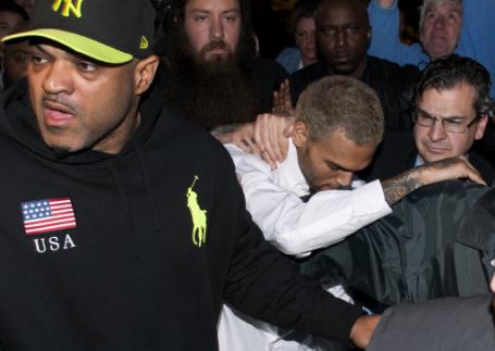 Chris Brown To Voluntarily Enter Rehab