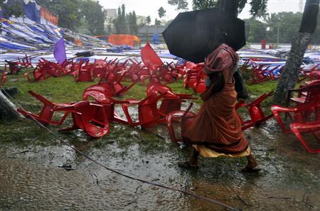 Mass evacuation saves Indian lives as cyclone leaves trail of destruction