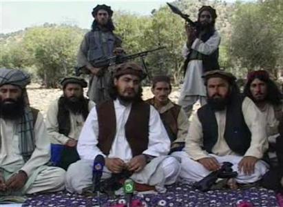 Pakistan Taliban secretly bury leader, vow bombs in revenge