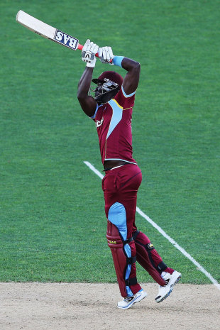 Darren Sammy's aggressive cameo proved the difference between the two teams © Getty Images 