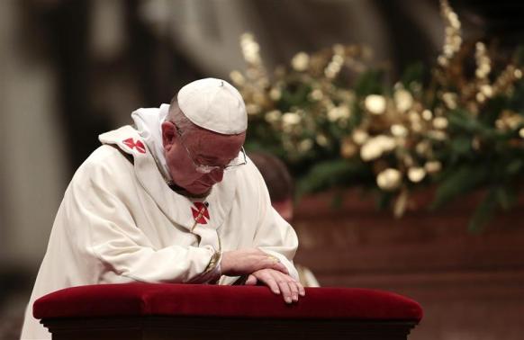 At first Christmas as pope, Francis urges openness to God