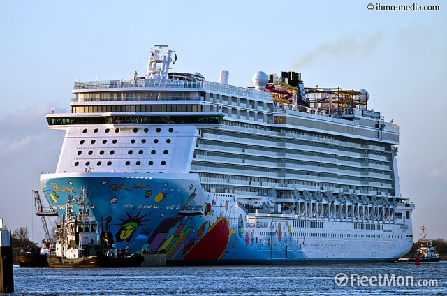 Norwegian Breakaway makes inaugural call on Monday