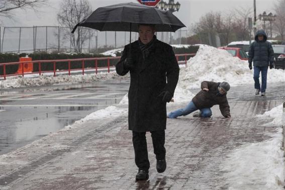 ‘Life-threatening’ cold bites Midwest, heads east