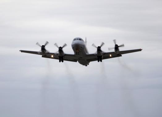 Malaysian jet debris hunt steps up, black box detectors arrive