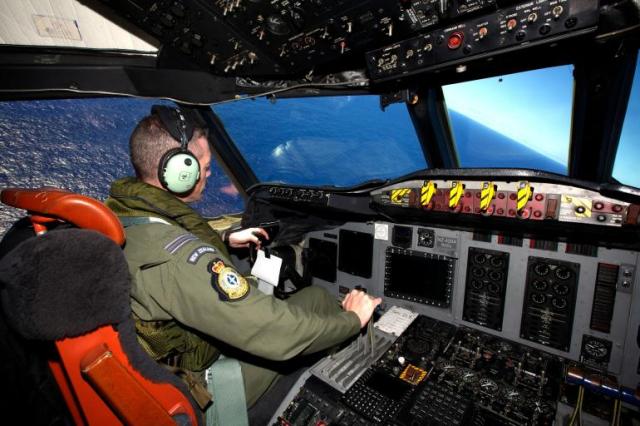 Malaysia Airlines Flight MH370: Co-Pilot Tried Calling Someone Just Before The Plane Went Off Radar