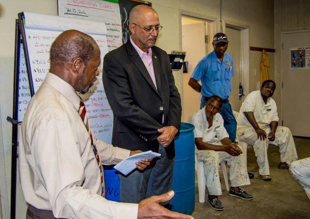 Prime Minister Praises Local Hospitality Staff