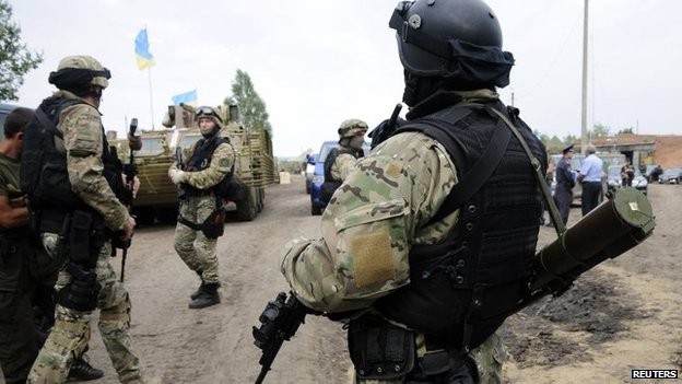 Ukraine crisis: US steps up sanctions on separatists