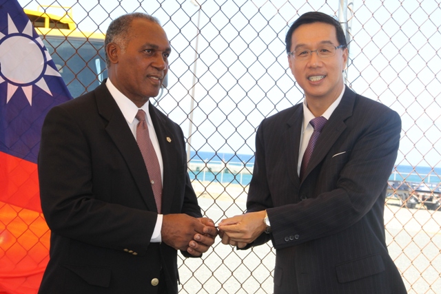 Tainan County in Taiwan donates waste disposal truck to Nevis