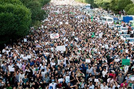 Iran Jails 8 Facebook Activists For 127 Years