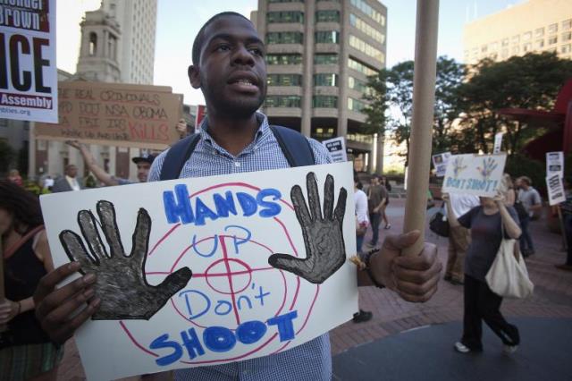 Mike Brown Update: Ferguson Shooting Protesters March, National Guard Close By