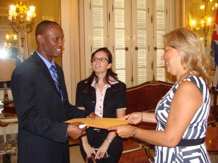 St. Kitts and Nevis’ Ambassador to Cuba presents credentials