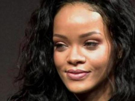 Rihanna gets restraining order against ‘lurker’