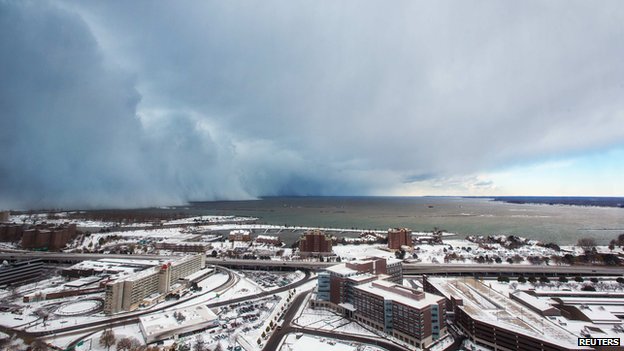 Northern US braced for more snowstorms after seven die
