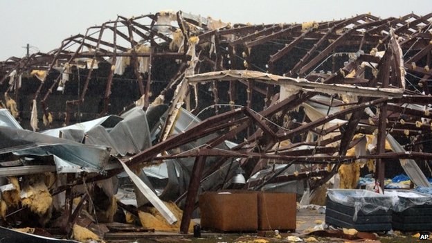 Storm and tornado hit southern US, killing at least four