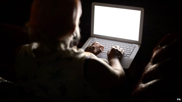 Ban racists from social media, anti-Semitism report says