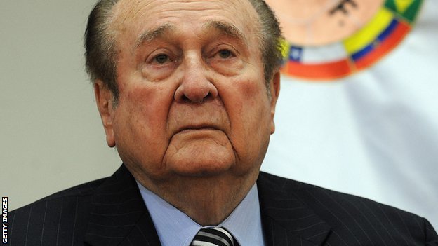 Fifa: Nicolas Leoz faces arrest as Enrique Sanz is suspended