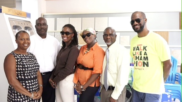 S. L Horsford makes donation to Culturama 41 participants