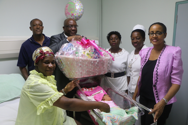 Prime Minister Harris Visits Independence Baby “Indee” at JNF Hospital