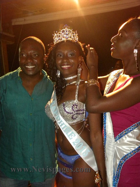 Shaquoya Flanders crowned Miss Sapphire 2015