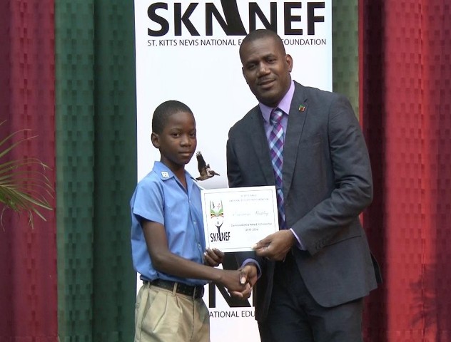 Forty-two Students Receive Scholarships to Pursue Dreams‏