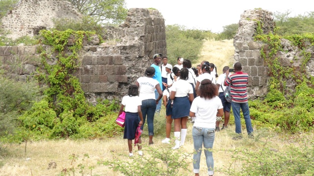 Students get first-hanghd look of Nevis’ historical sites in Charlestown