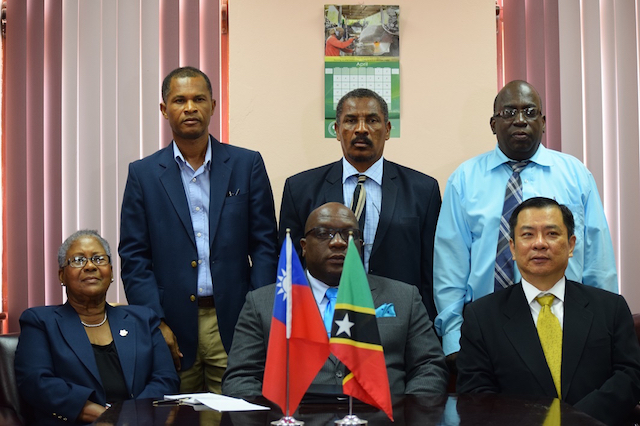 GOVERNMENT RECEIVES OVER EC 2 MILLION FROM ROC (TAIWAN) FOR ESTABLISHING NATIONAL HEROES PARK AND RENOVATING OF COMMUNITIES