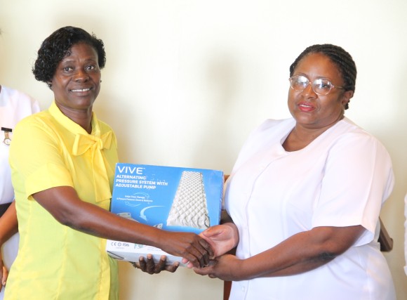 Hanley’s Road family gives back to Alexandra Hospital in show of appreciation‏