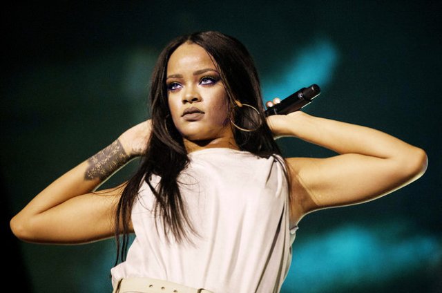 Rihanna To Open The 2016 MTV Video Music Awards