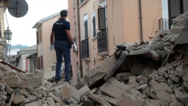 Earthquake leaves at least 10 dead in central Italy