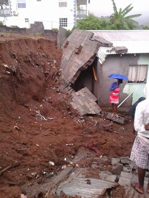Matthew Kills One In St. Vincent