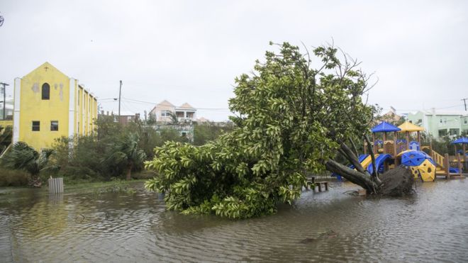 Hurricane Nicole pummels Bermuda and moves into Atlantic