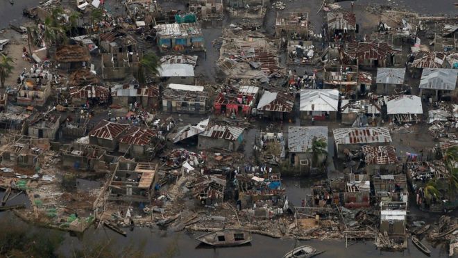 Hurricane Matthew: Haiti dead reach 800 as south awaits aid