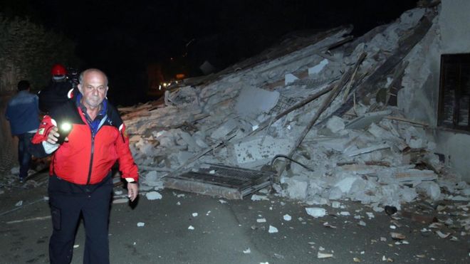 Italy earthquakes: Strong tremors shake central region