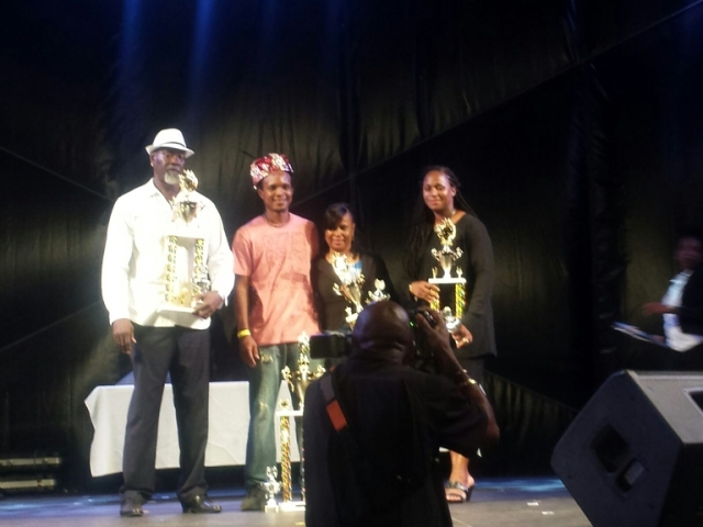SINGING CRAIG SNATCHES SENIOR MONARCH CROWN