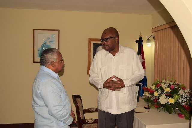 GOVENOR GENERAL H.E. SIR TAPLEY SEATON CONVEYS CONDOLENCES TO CUBAN PEOPLE ON DEATH OF FORMER PRESIDENT FIDEL CASTRO RUZ
