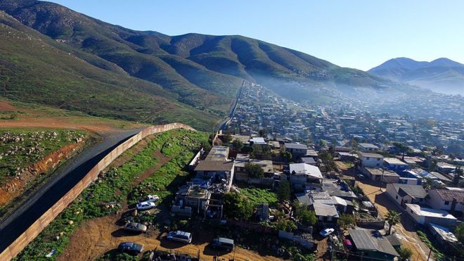 Mexico wall: Trump condemned over imports tax proposal