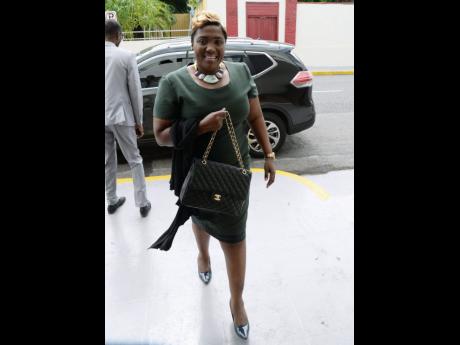 Gov’t Senator Wants ‘Corrupt’ Politicians, Power Brokers Jailed