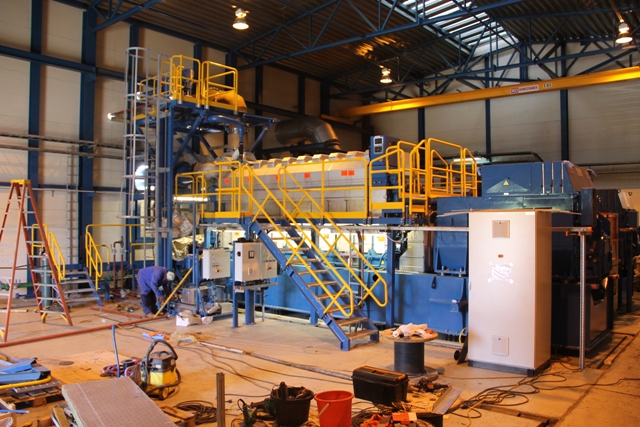 NEVLEC technicians training to operate new Wӓrtsilӓ engine