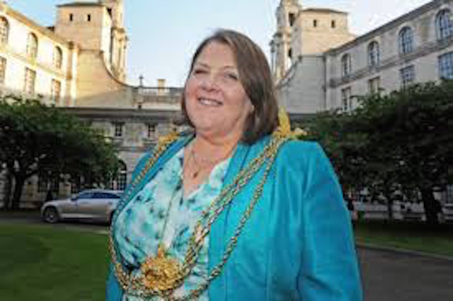 Lady Mayor Hosts Nevisian Contingent.