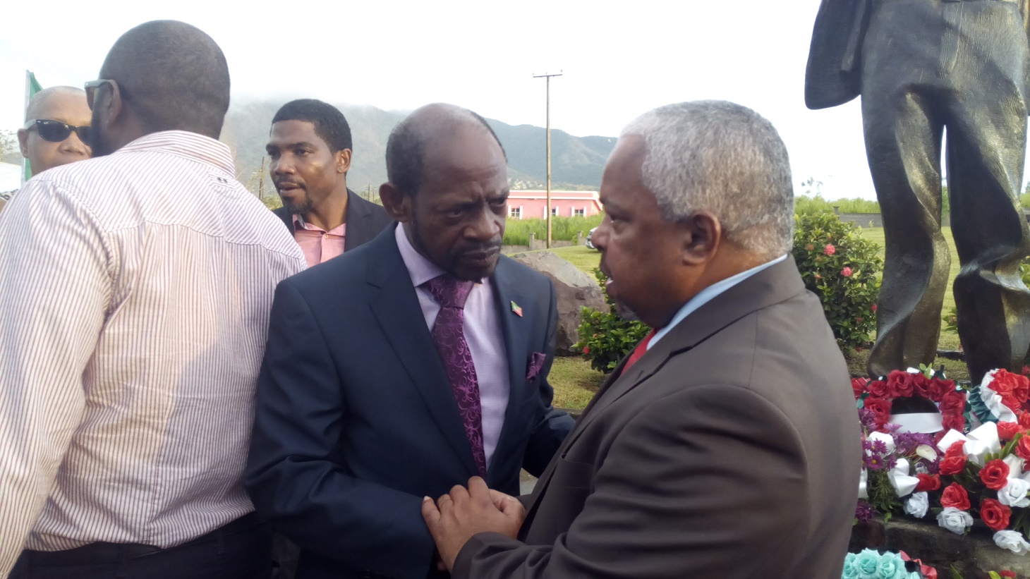 Opposition Leader praises Cuba’s outgoing ambassador for “helping to build the lives of the people”