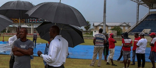 Rain Washes Out First Day in Final ‘Test’