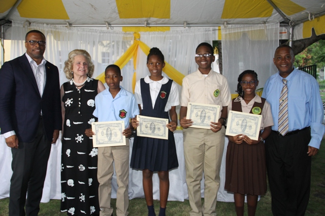 Students receive Alexander Hamilton Scholarship Award