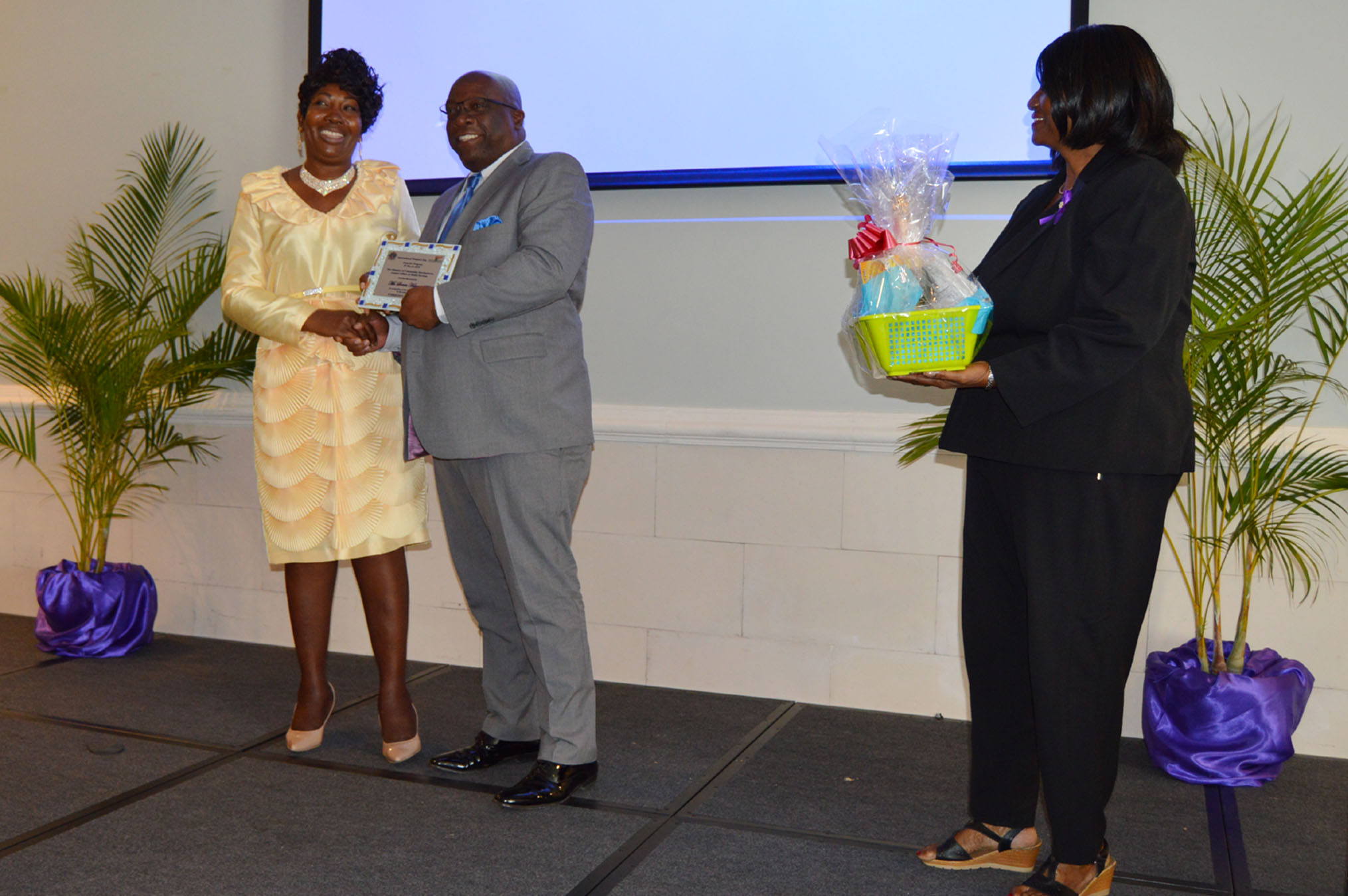 Sonia Henry receives Prime Minister’s Award at International Women’s Day ceremony